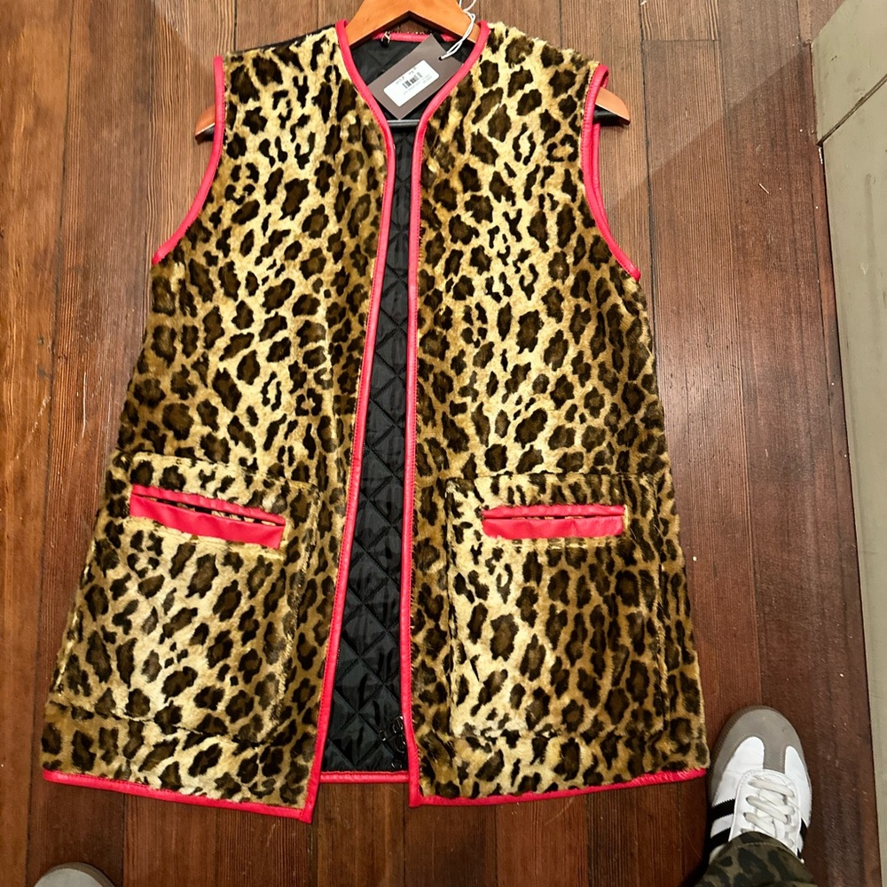 Leopard vest with quilted back